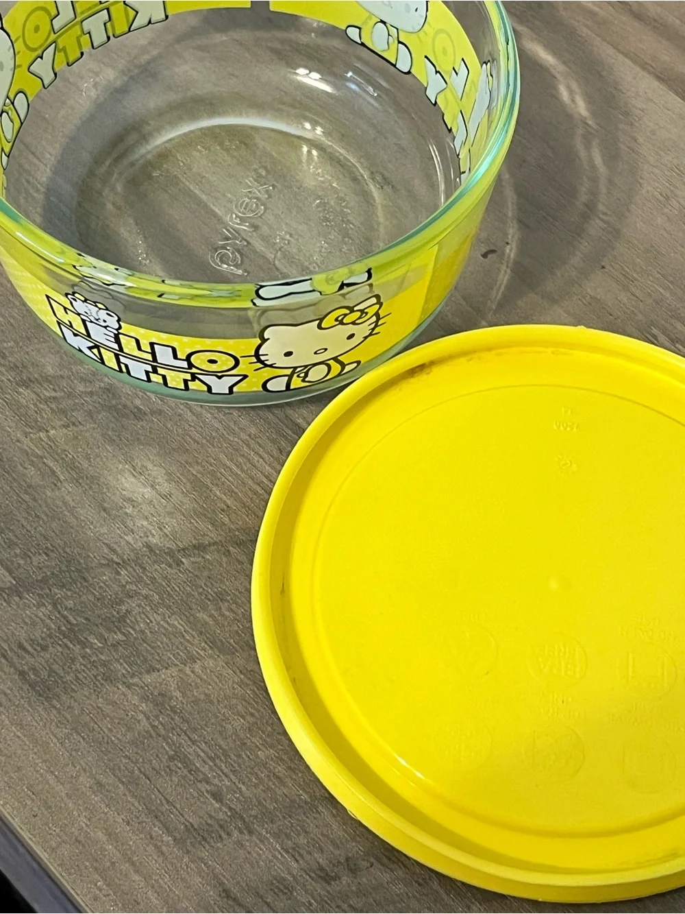 Pyrex Hello Kitty 1.5 Cup Glass Storage Bowl Yellow Lid Sanrio Kawaii Kitchen